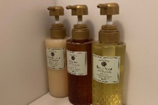 写真：シャンプー・コンディショナー・ボディソープ