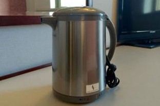 写真：アメニティ湯沸かしポット