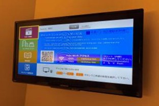 写真：32型壁掛け液晶テレビ