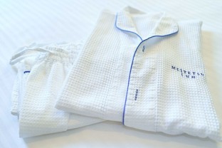 写真:パジャマ(上下セパレート)