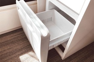 写真：引き出し式の冷蔵庫