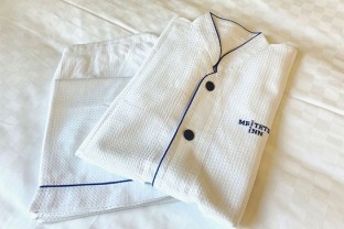 写真：パジャマ（上下セパレート）