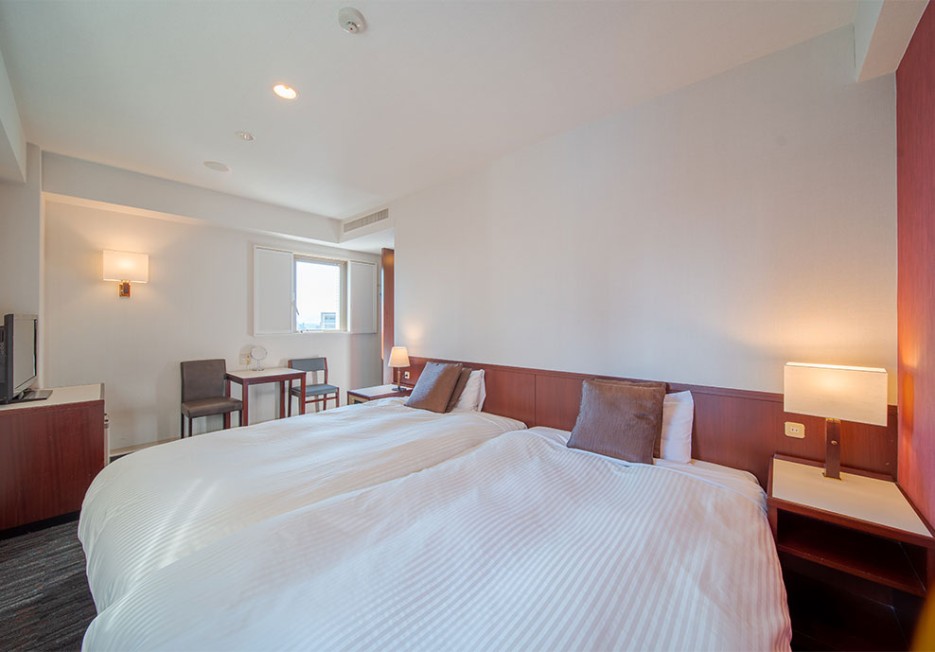 写真：モデレートハリウッドツイン