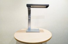 写真：デスクスタンド