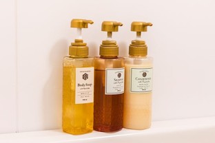 写真：シャンプー・コンディショナー・ボディソープ