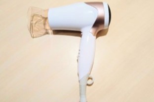 写真：ヘアドライヤー