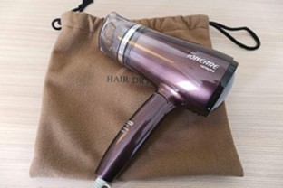 写真：マイナスイオンドライヤー