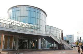 写真：刈谷市総合文化センター アイリス