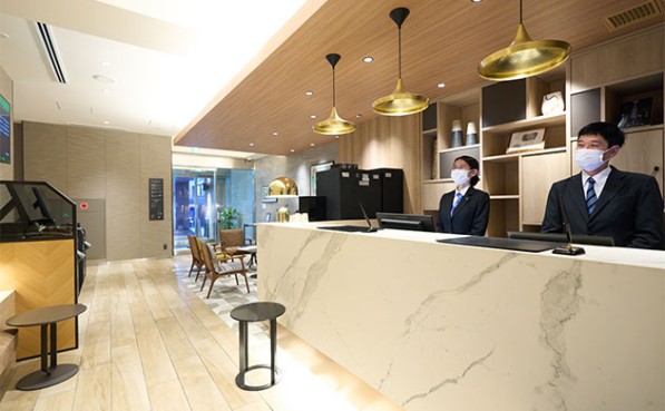 写真：ロビー・フロント