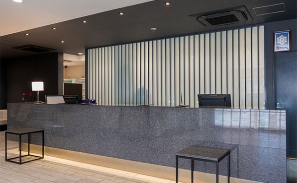 写真：ロビー・フロント