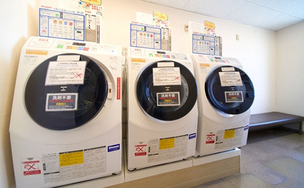 写真：コインランドリー