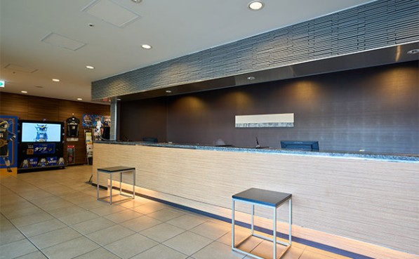 写真：ロビー・フロント