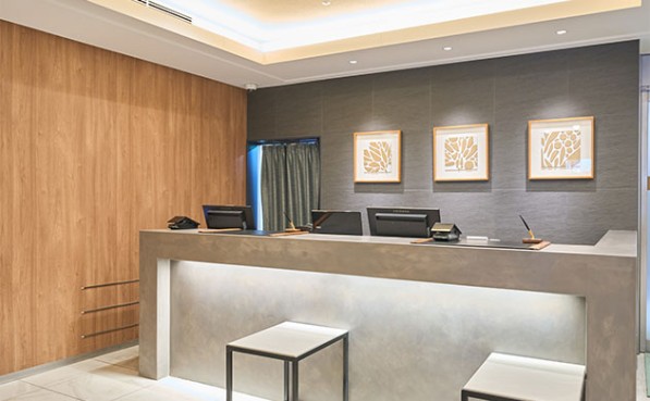 写真：ロビー・フロント