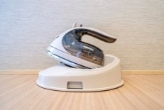 写真：アイロン/アイロン台