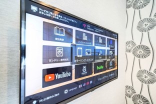 写真：32型壁掛け液晶テレビ